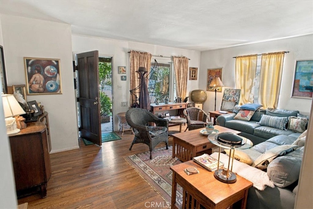 927 N Cordova