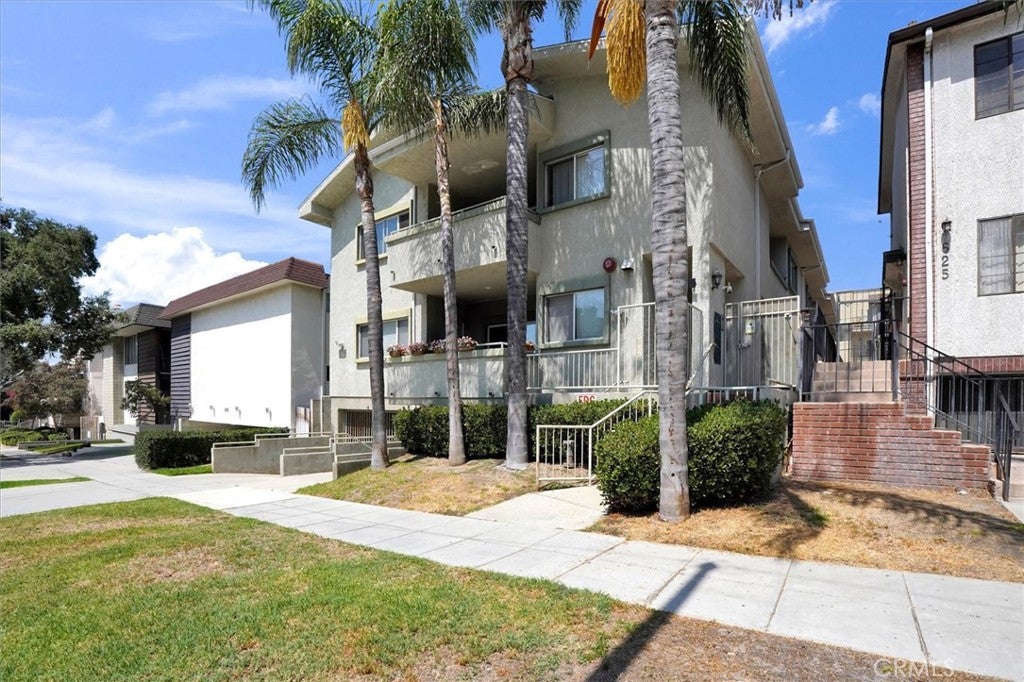 621 E Olive Avenue 106