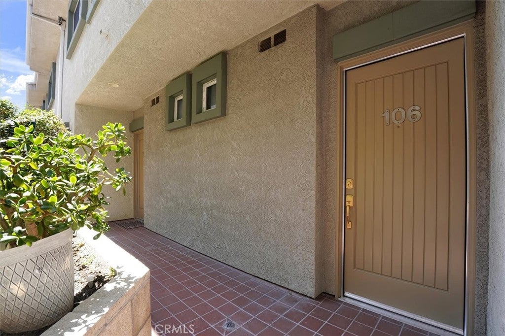 621 E Olive Avenue 106