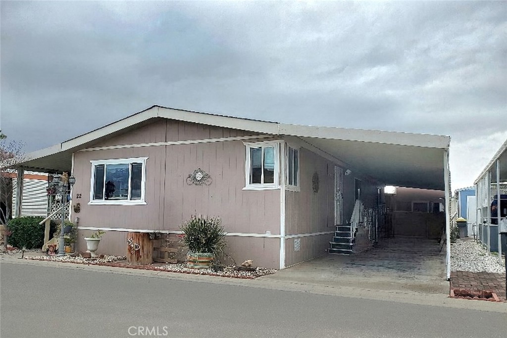 9161 Santa Fe Ave E 22