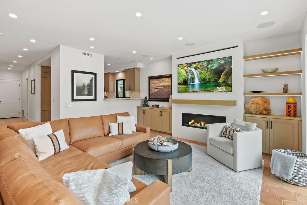 2126 Miramar Drive