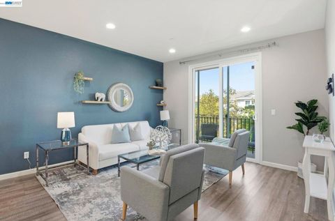 Photo of 2332 Carbondale Way Way, Dublin, CA 94568 (MLS # 41131118)