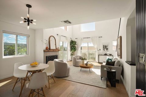 Photo of 3439 Keystone Avenue #1, Los Angeles, CA 90034 (MLS # 26721813)