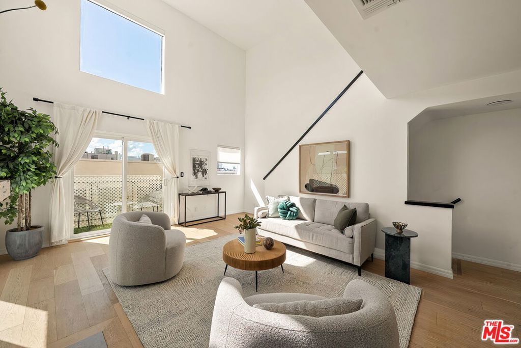 Photo of 3439 Keystone Avenue #1, Los Angeles, CA 90034 (MLS # 26721813)