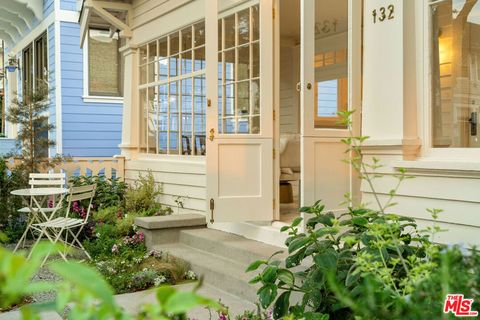 Photo of 132 Wadsworth Avenue, Santa Monica, CA 90405 (MLS # 23340751)