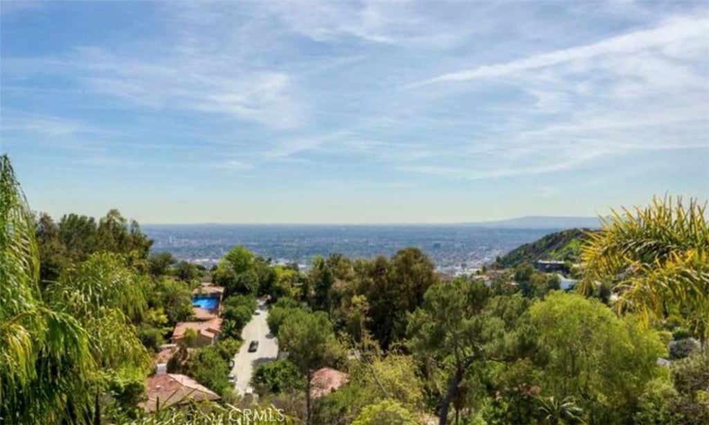 7218 Mulholland DR, Los Angeles CA 90068