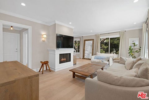 Tiny photo for 1024 5th Street #6, Santa Monica, CA 90403 (MLS # 26997347)