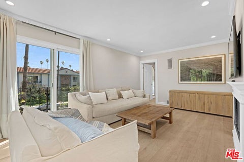 Tiny photo for 1024 5th Street #6, Santa Monica, CA 90403 (MLS # 26997347)