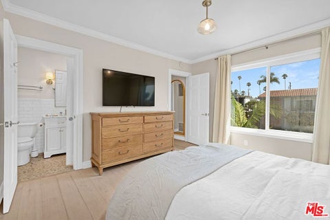 Tiny photo for 1024 5th Street #6, Santa Monica, CA 90403 (MLS # 26997347)