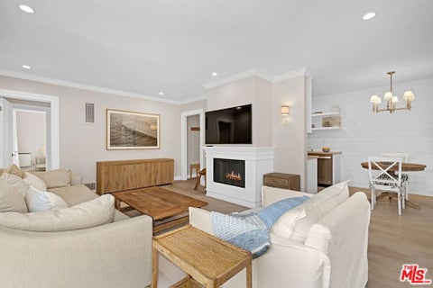 Tiny photo for 1024 5th Street #6, Santa Monica, CA 90403 (MLS # 26997347)