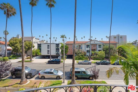 Tiny photo for 1024 5th Street #6, Santa Monica, CA 90403 (MLS # 26997347)