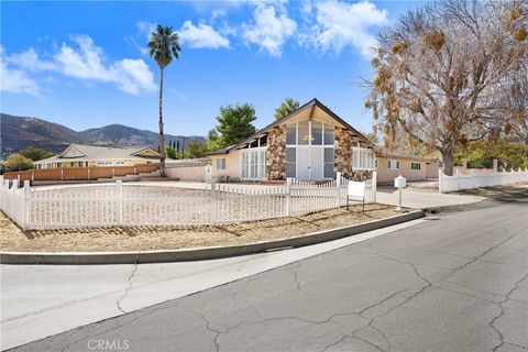 Photo of 1130 W Avenue S Ave S, Palmdale, CA 93551 (MLS # SR25239775)