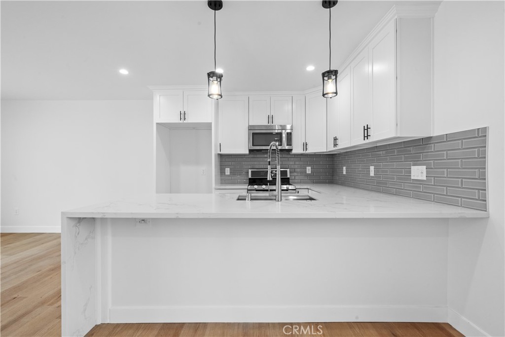 Properties 2 11018 Burnet Avenue