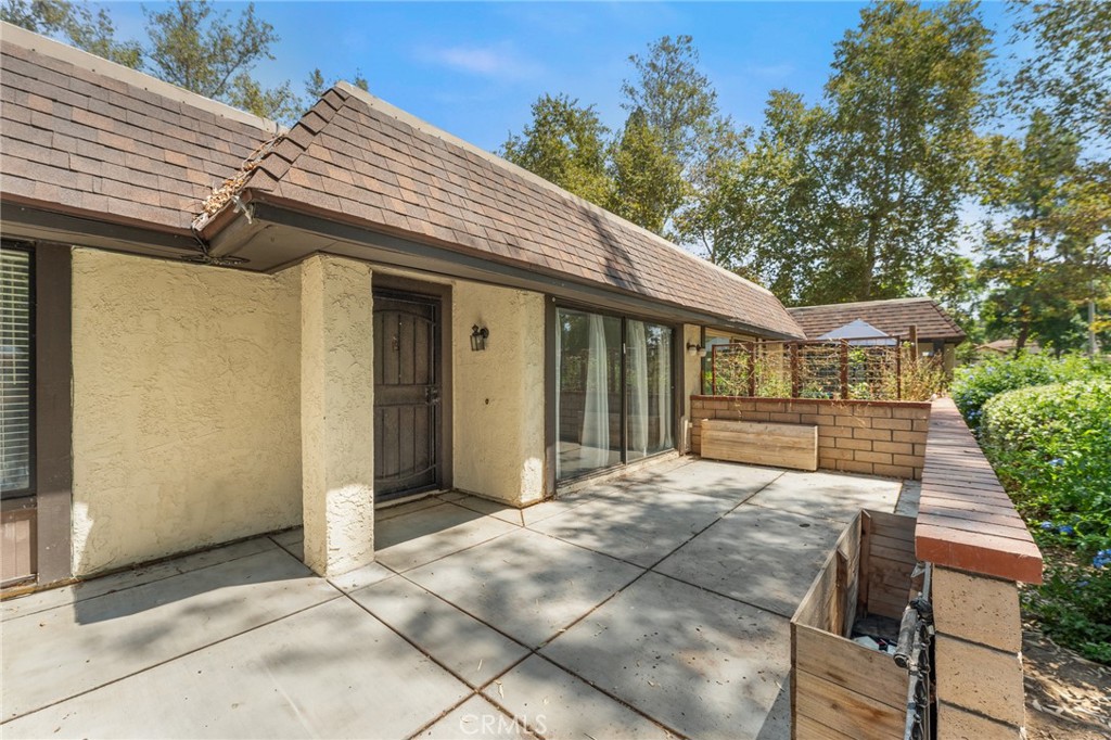 8809 Amigos Place