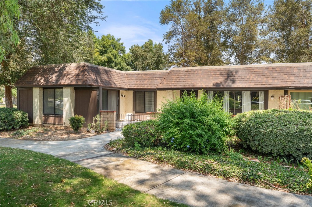 8809 Amigos Place