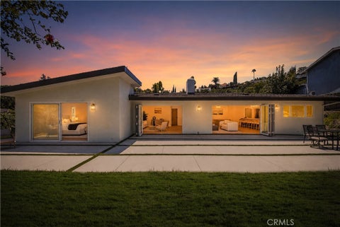 Photo of 5932 Pat Avenue, Woodland Hills, CA 91367 (MLS # SR26131831)