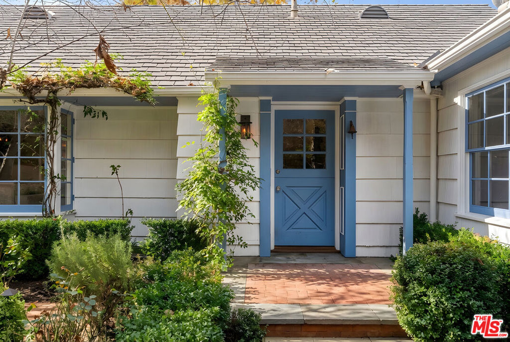 11948 S Saltair Terrace