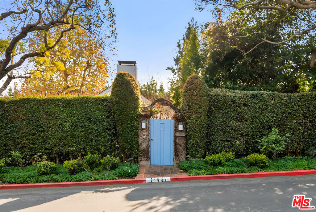 11948 S Saltair Terrace