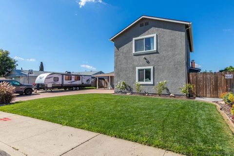 Tiny photo for 9722 Roe Dr Dr, Santee, CA 92071 (MLS # 260005355SD)