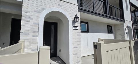Photo of 9525 Hannah Way, Riverside, CA 92503 (MLS # OC26096998)