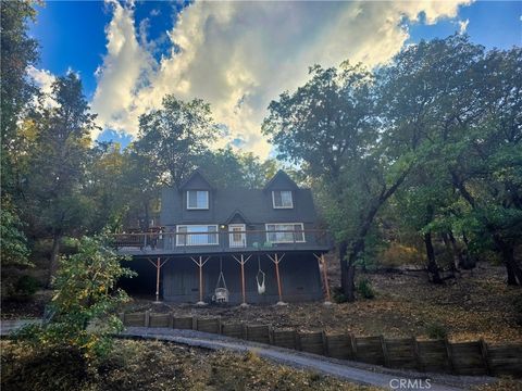 Photo of 1225 S Minton Dr, Big Bear City, CA 92314 (MLS # HD25223921)