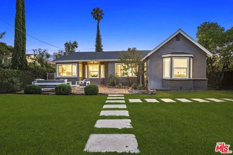 11708 Huston Street Valley Village CA 91607