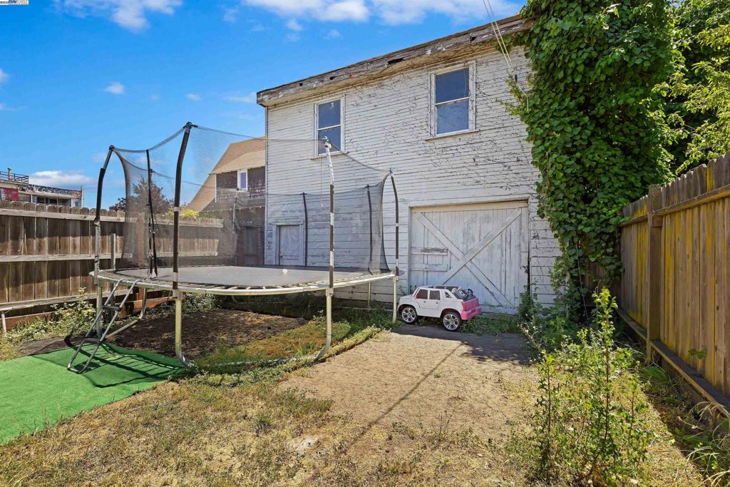 WEST OAK - Residential Income
