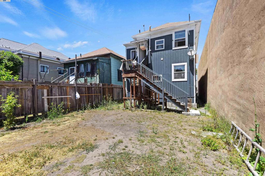 WEST OAK - Residential Income