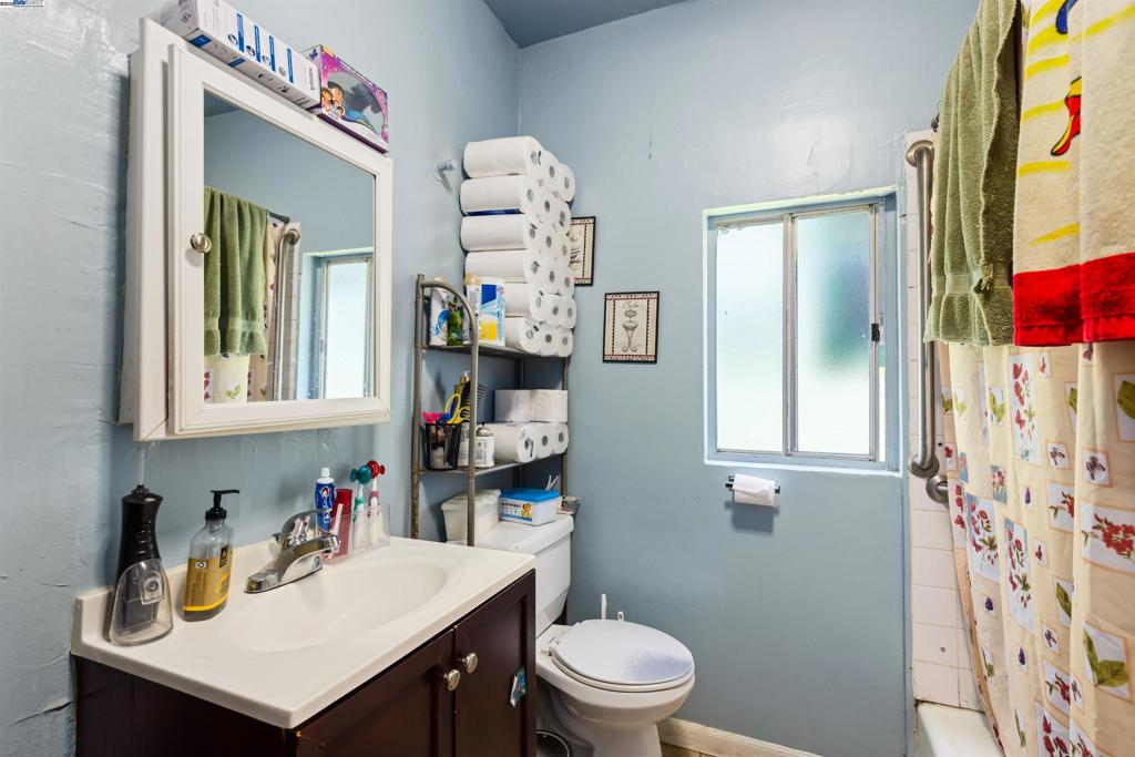 WEST OAK - Residential Income