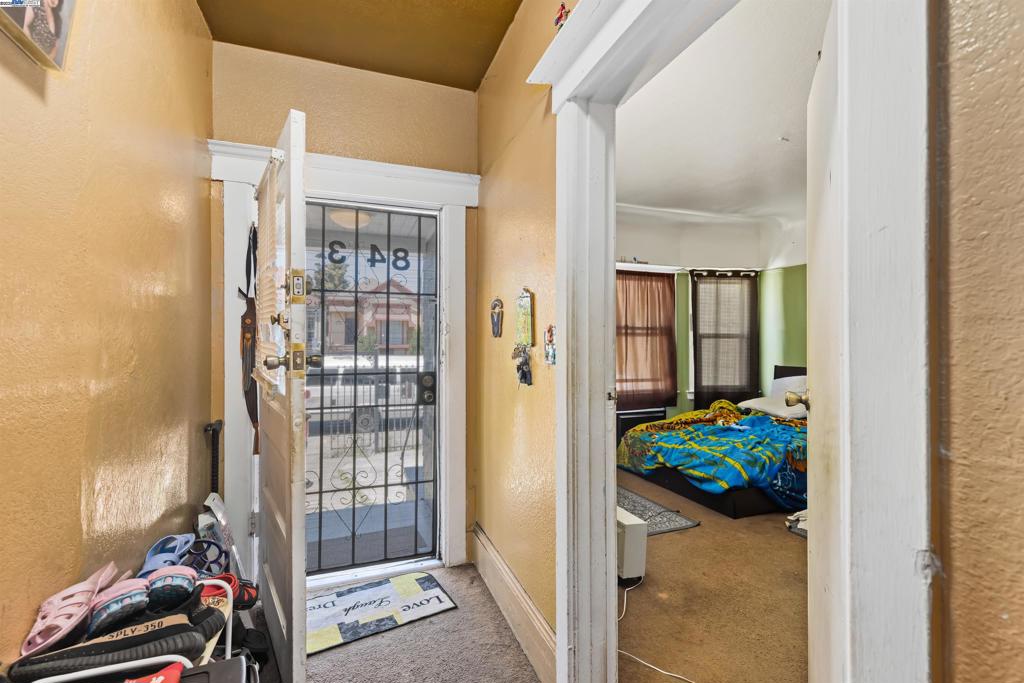 WEST OAK - Residential Income