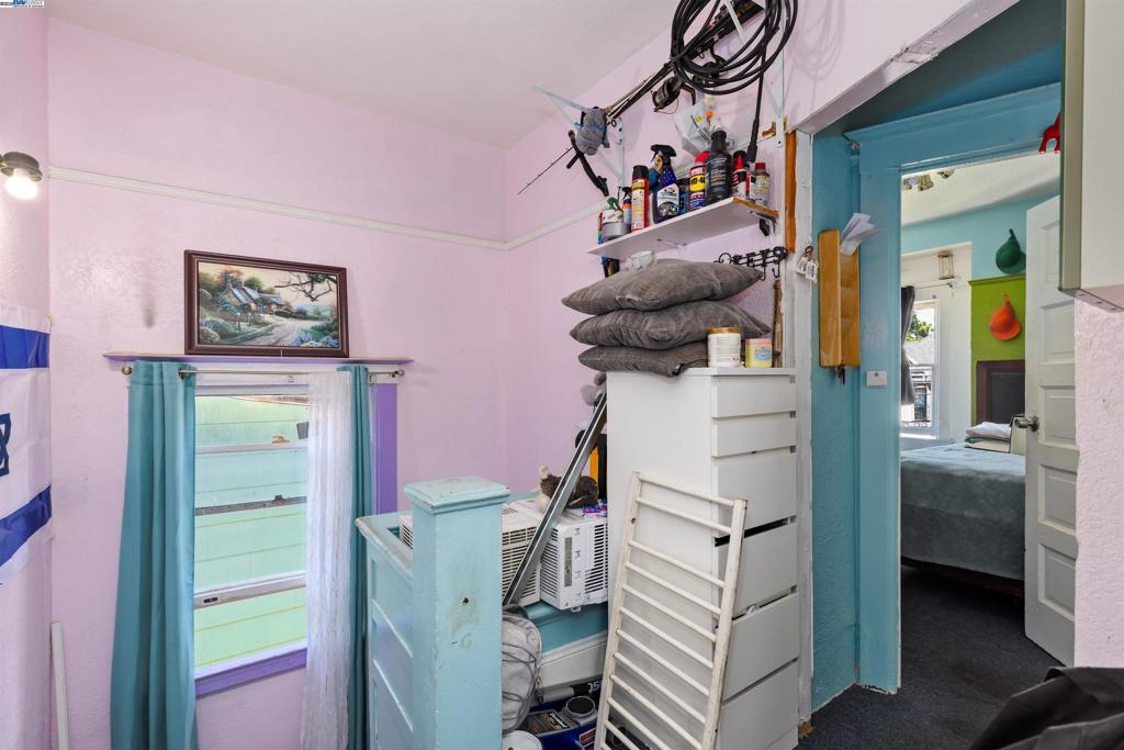 WEST OAK - Residential Income
