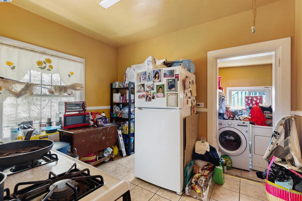 WEST OAK - Residential Income