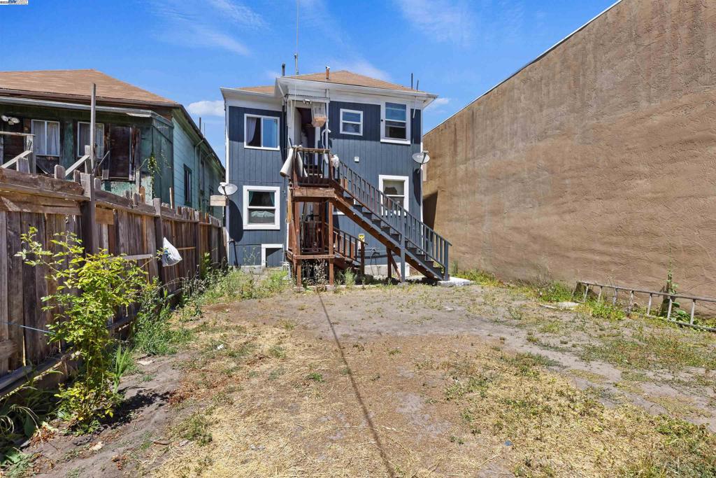 WEST OAK - Residential Income