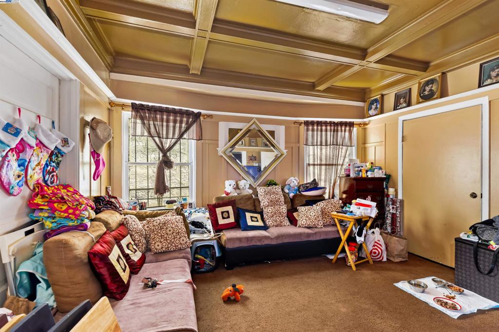 WEST OAK - Residential Income