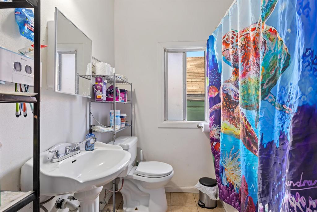 WEST OAK - Residential Income