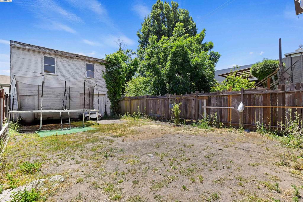 WEST OAK - Residential Income