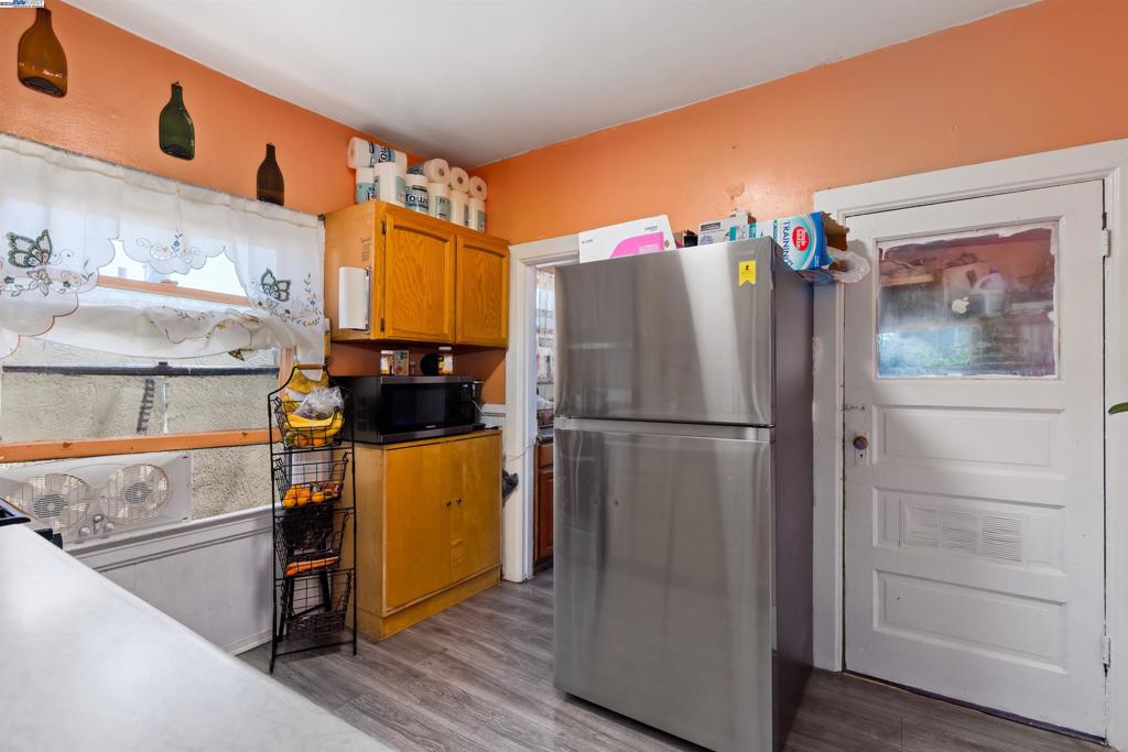 WEST OAK - Residential Income