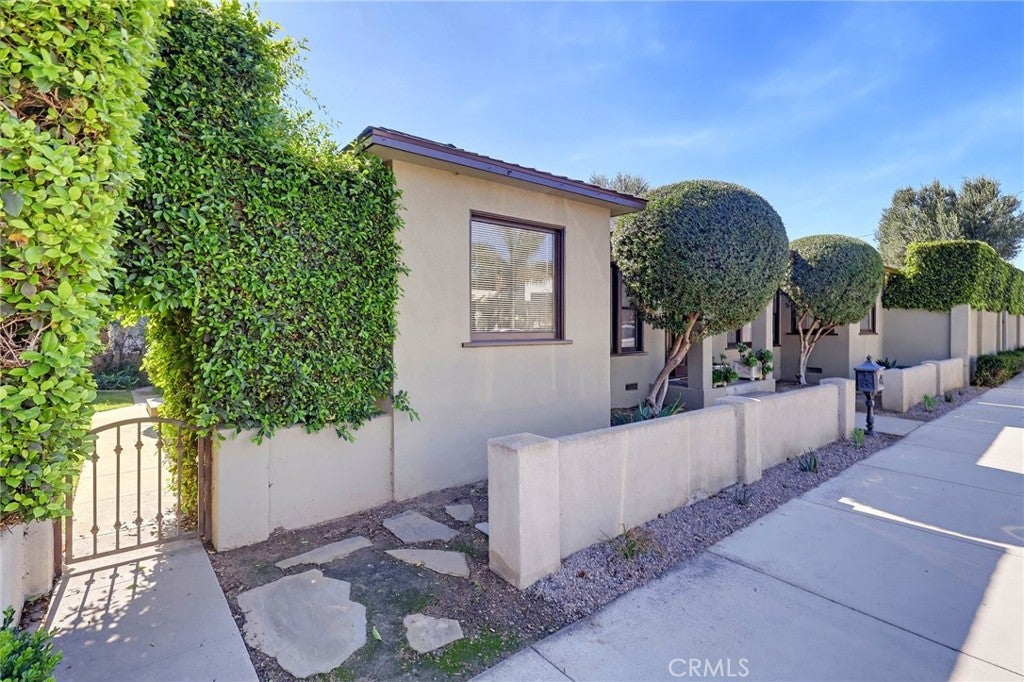 4444 E 3rd