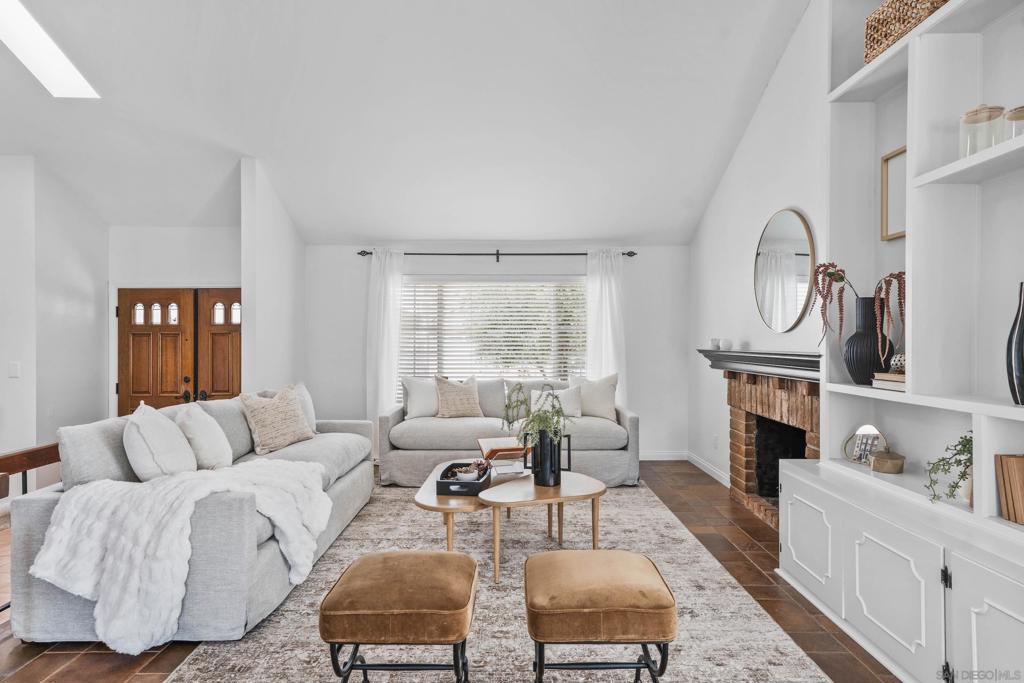 3943 Catamarca Dr