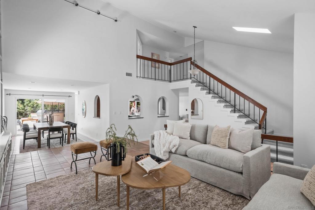 3943 Catamarca Dr