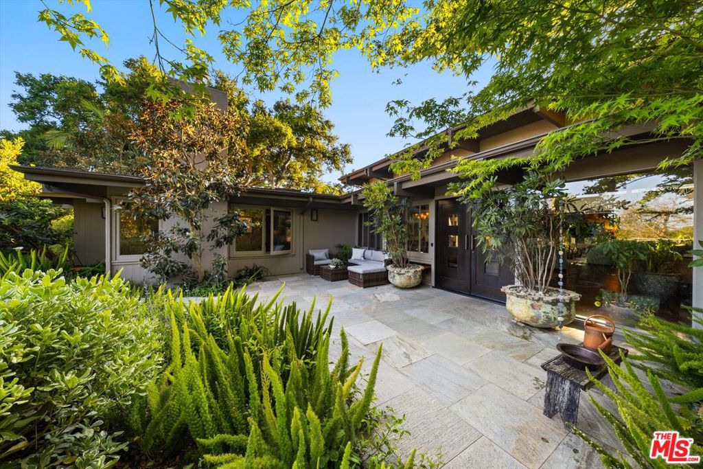 655 Oak Springs Lane