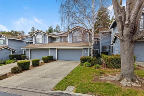 Photo of 3873 Inverness Cmn Cmn, Livermore, CA 94551 (MLS # 41124100)