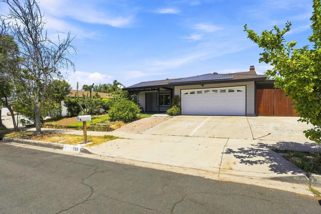 750 Linwood St ST, Escondido CA 92027