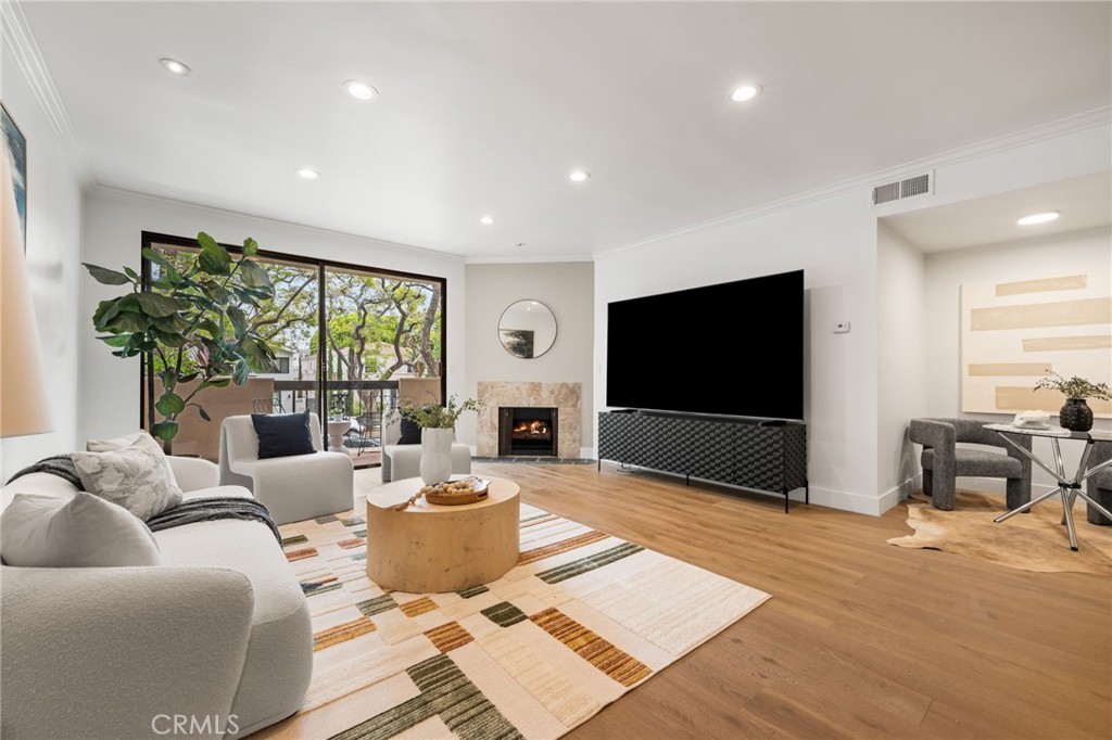 423 N Palm 108