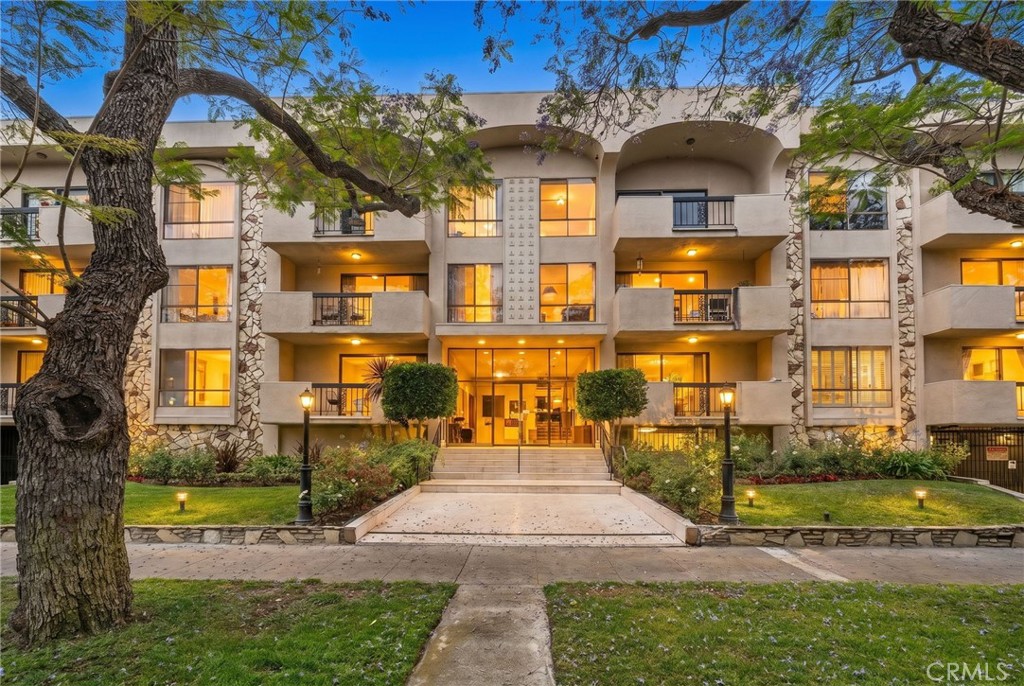423 N Palm 108