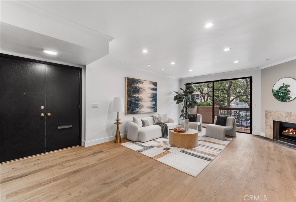 423 N Palm 108