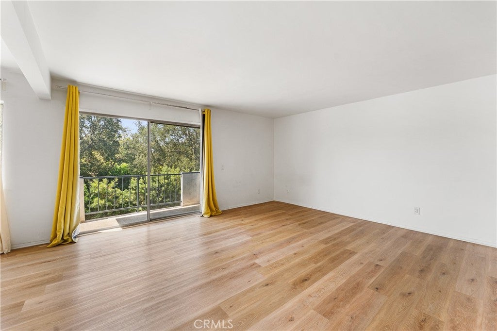 972 E California 207