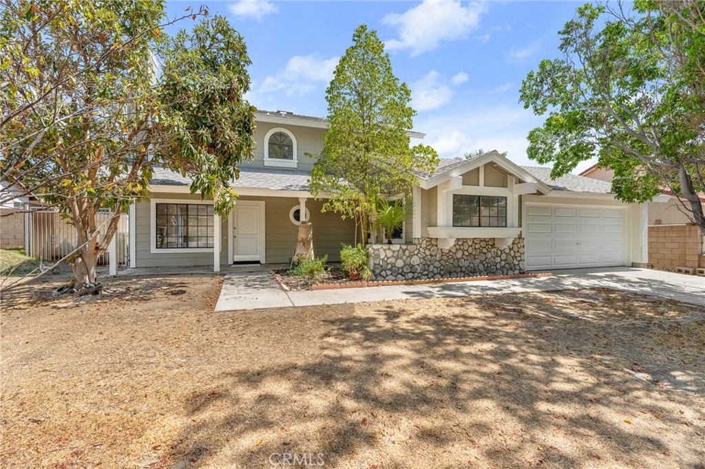 Welcome to your dream oasis in the heart of Fontana, CA! This stunning 4-bedroom, 3-bathroom home is a true turnkey gem that promises comfort and style. Nestled in a friendly neighborhood known for its peace and community spirit, this residence is just minutes away from top-rated schools, ensuring convenience for families.
Step inside to discover an open floor plan bathed in natural light, featuring spacious living areas perfect for entertaining or quiet family evenings. The kitchen boasts plenty of counter space and ample storage space, making meal prep a delight. Retreat to the large master suite complete with an en-suite bath for pampering after a long day.
But the real highlight awaits outside—experience California living at its finest in your beautiful backyard oasis! Dive into your sparkling pool on hot summer days or lounge poolside under the sun. With low-maintenance landscaping and plenty of space for outdoor gatherings, this backyard is ideal for relaxation or hosting friends.
Don’t miss this incredible opportunity to own a piece of paradise in Fontana—schedule your showing today!