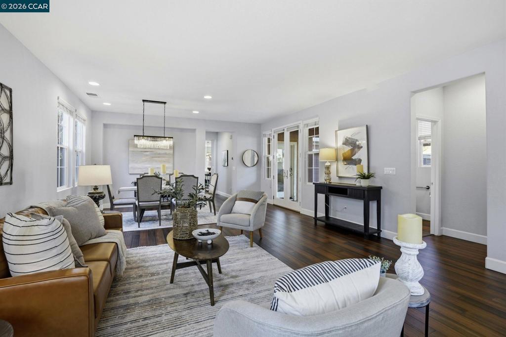 5244 5244 S Montecito Dr