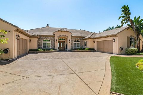 30243 Au Bon Climat Ct Bonsall CA 92003